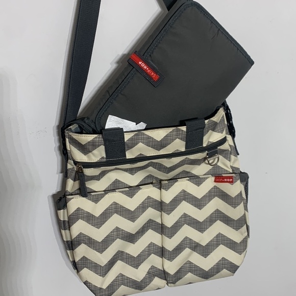 Skip Hop Duo Signature Diaper Bags grey neutral diaper bag - Picture 10 of 15